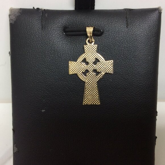 14k Solid Yellow real Gold Celtic Cross 1.60 Grams Religious Charm 1 1/4 Inches - Picture 3 of 8